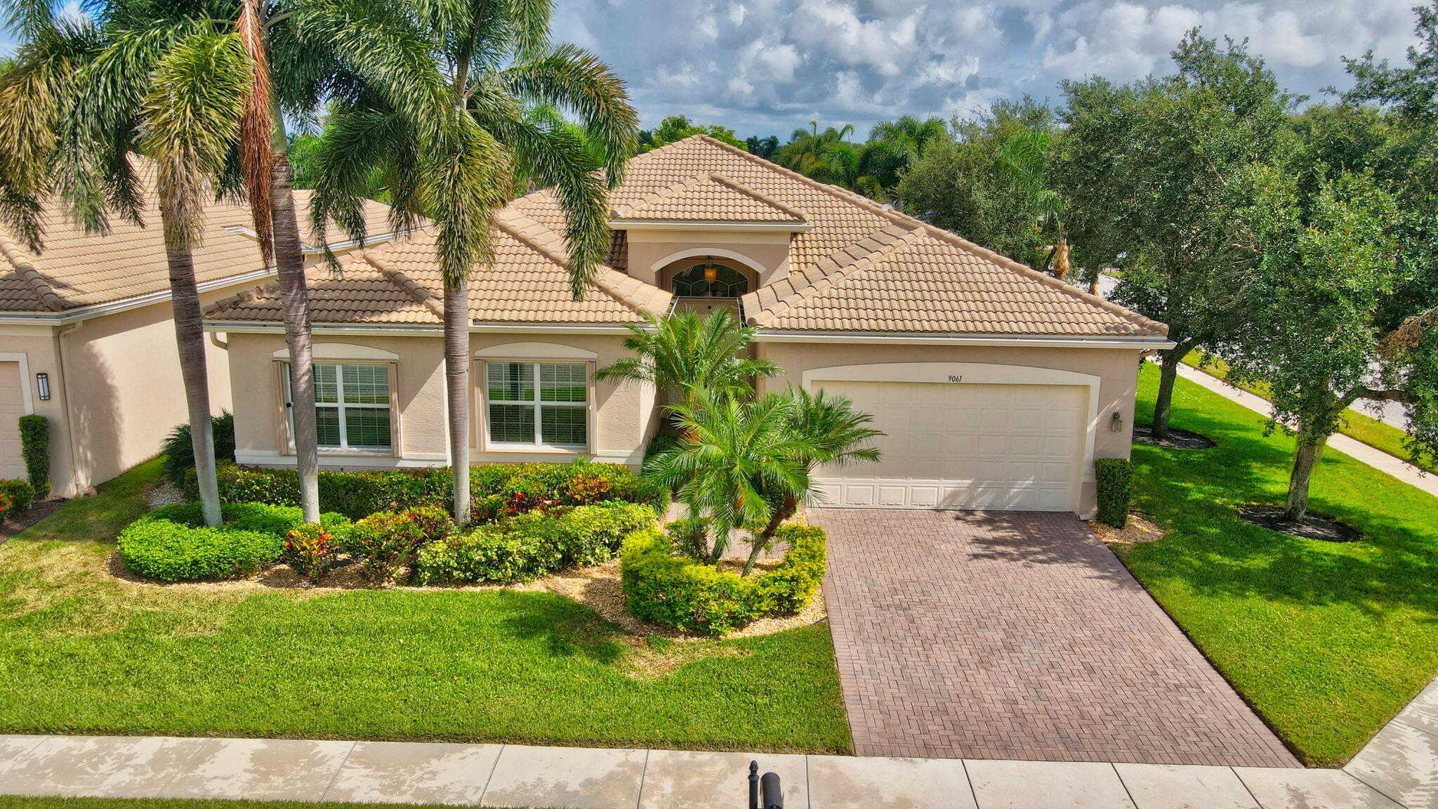 photo 2: 9061 Clayton Manor, Boynton Beach FL 33473