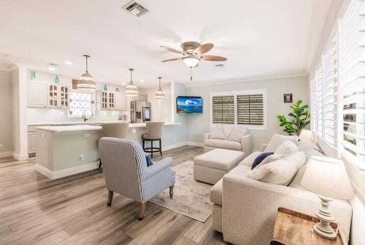 photo 3: 211 4th Avenue, Lake Worth Beach FL 33460