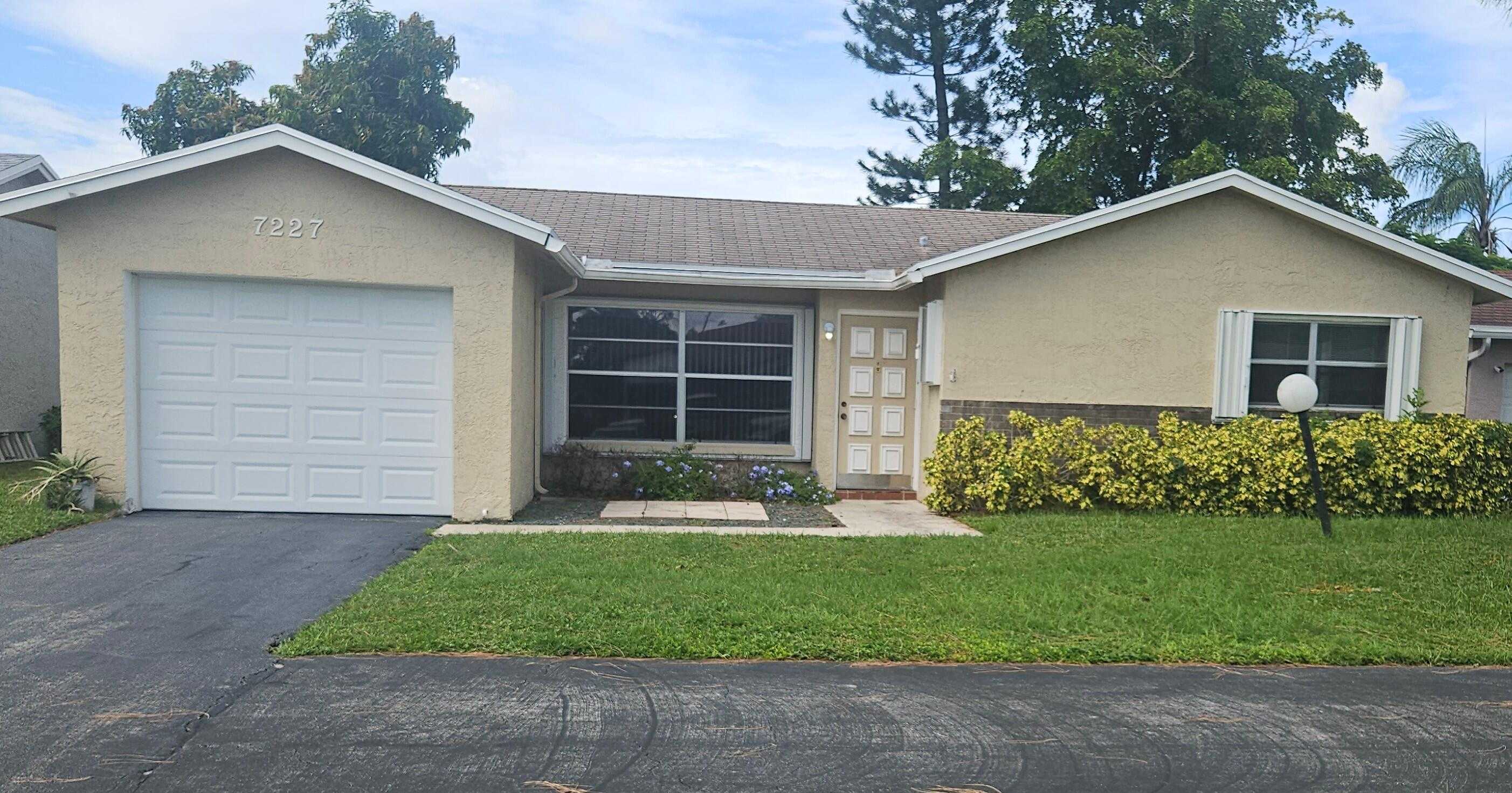 photo 1: 7227 Pine Manor Road, Lake Worth FL 33467