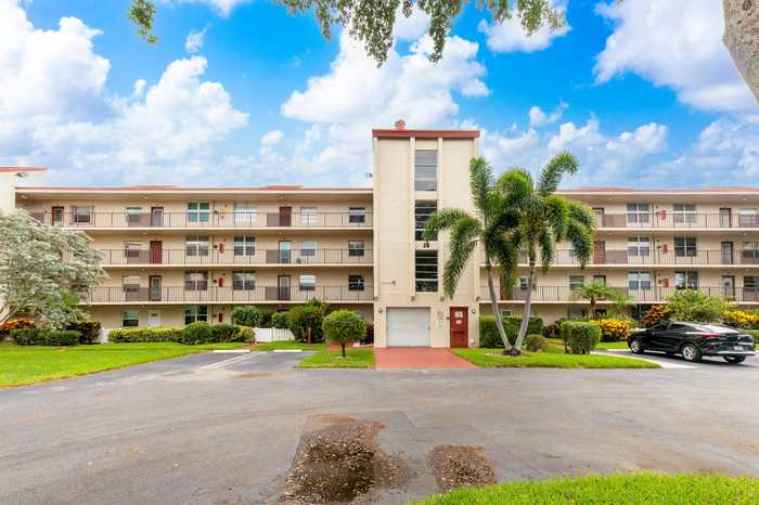 photo 1: 26 Abbey Lane Unit 304, Delray Beach FL 33446