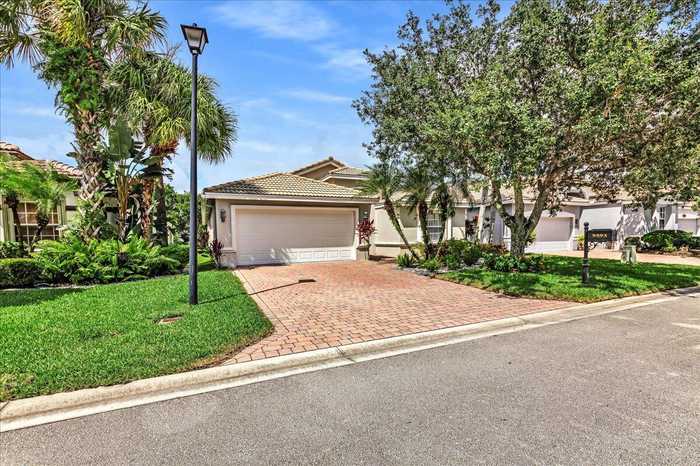 photo 1: 9593 Positano Way, Lake Worth FL 33467