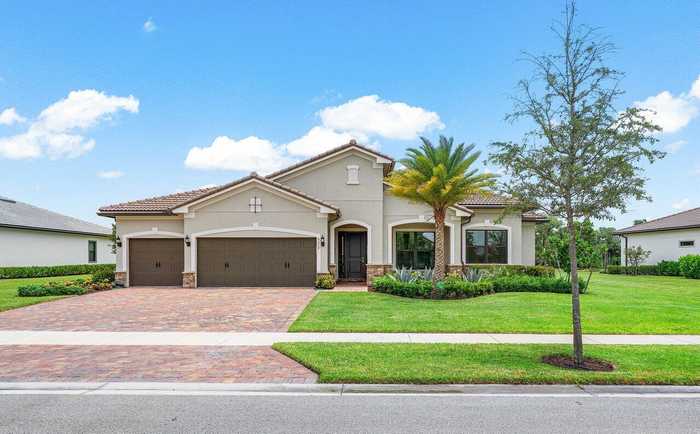 photo 1: 9218 Balsamo Drive, Palm Beach Gardens FL 33412