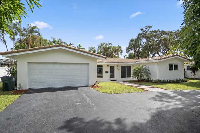 photo 1: 700 Camino Real, Boca Raton FL 33486