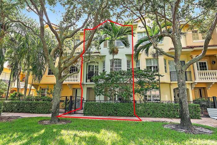 photo 2: 2410 San Pietro Circle, Palm Beach Gardens FL 33410