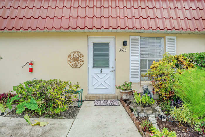 photo 1: 316 Cape Cod Circle Unit B, Lake Worth FL 33467