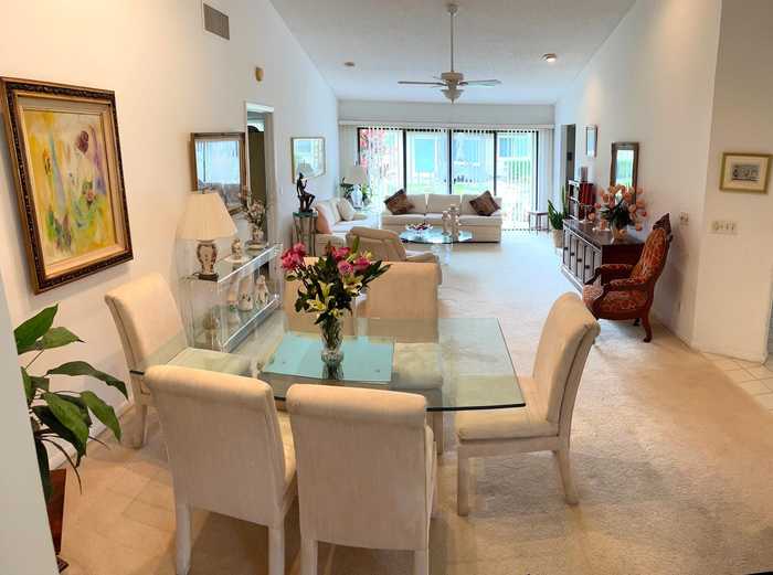 photo 2: 139 Meander Circle, Royal Palm Beach FL 33411