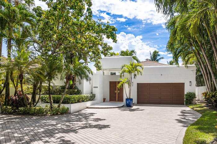 photo 1: 17211 Coral Cove Way, Boca Raton FL 33496