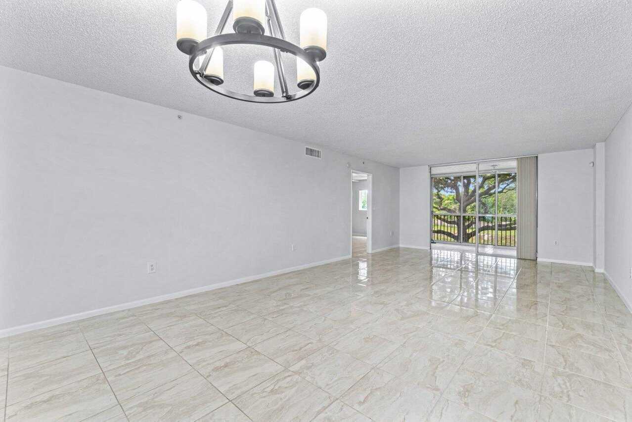 photo 3: 4734 Lucerne Lakes Boulevard Unit 204, Lake Worth FL 33467