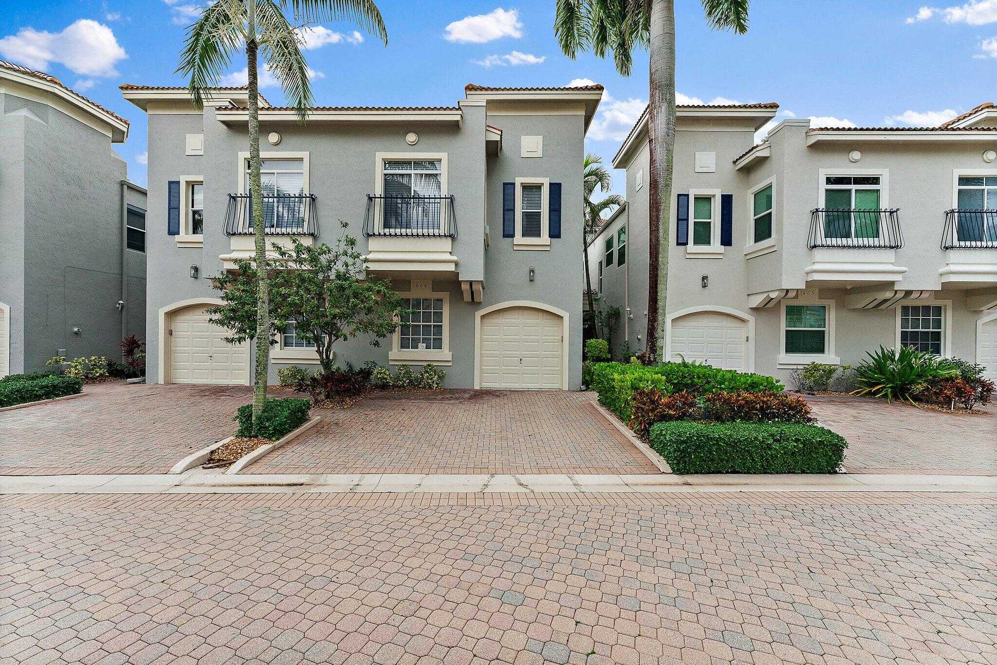 photo 1: 404 Resort Lane, Palm Beach Gardens FL 33418