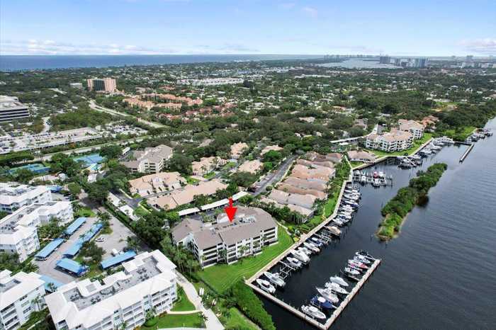 photo 1: 537 Oak Harbour Drive Unit 537, Juno Beach FL 33408