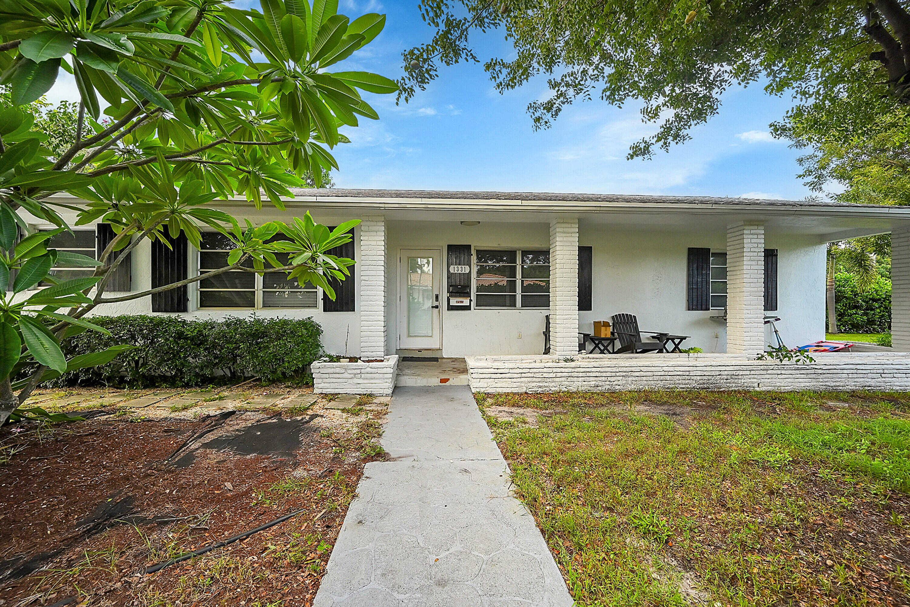 photo 1: 1331 Palmway, Lake Worth Beach FL 33460