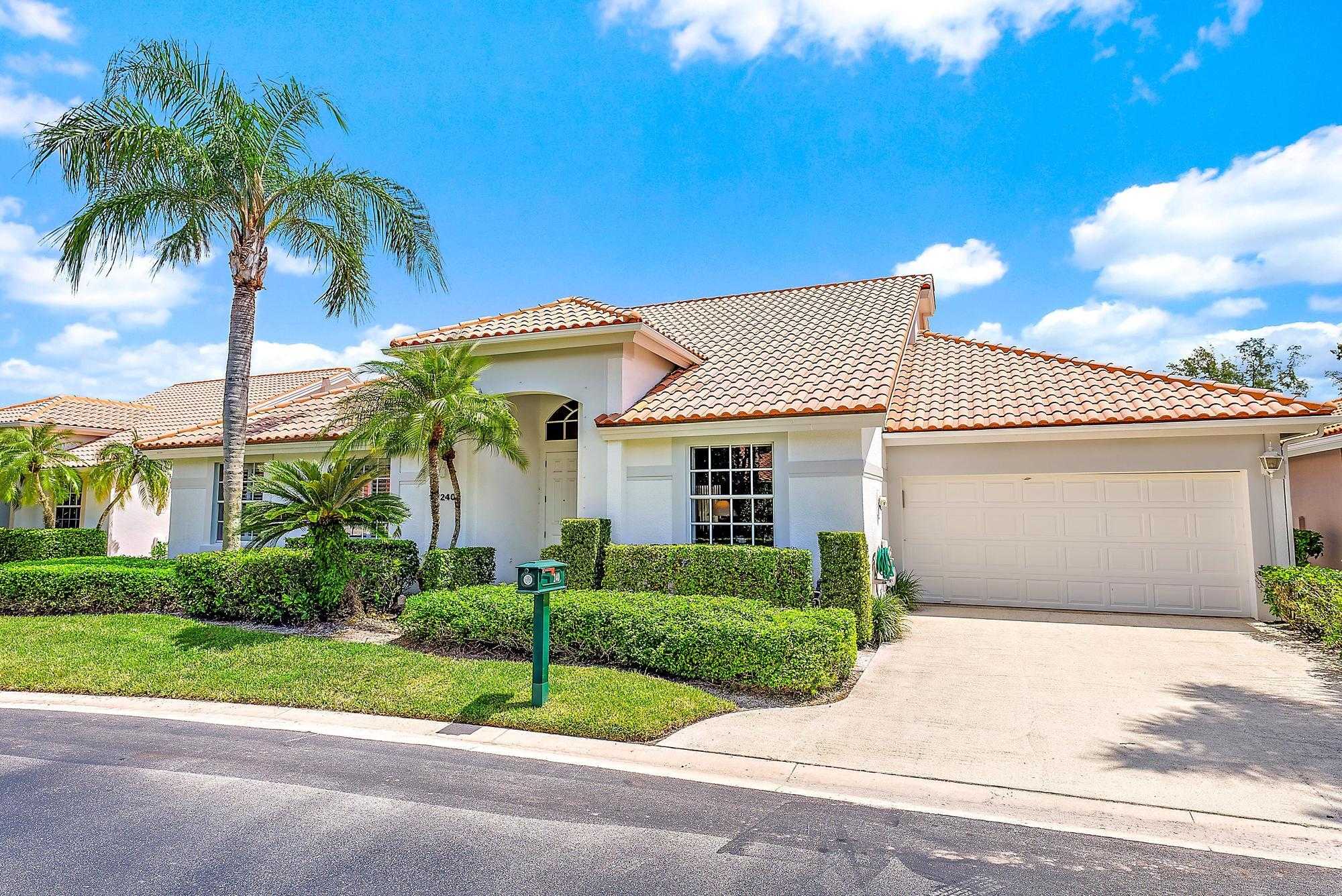 photo 1: 240 Eagleton Estates Boulevard, Palm Beach Gardens FL 33418