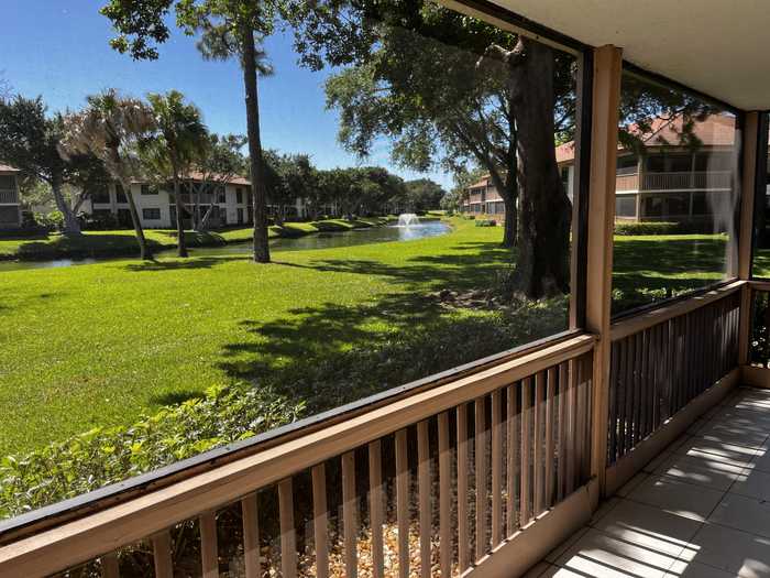 photo 2: 630 Brackenwood Cove, Palm Beach Gardens FL 33418