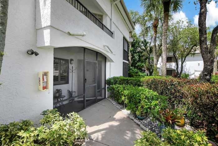 photo 1: 7581 Glendevon Lane Unit 1404, Delray Beach FL 33446