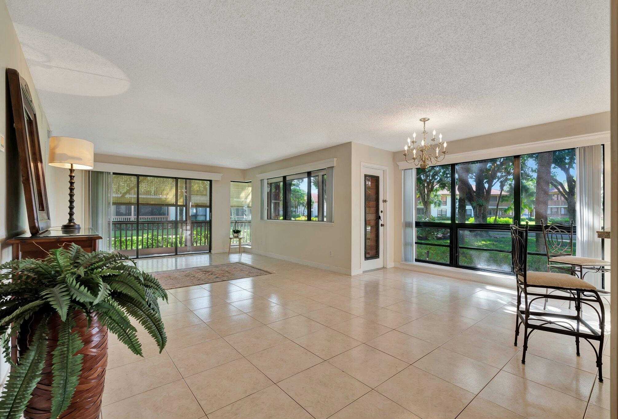 photo 3: 161 Brackenwood Road, Palm Beach Gardens FL 33418