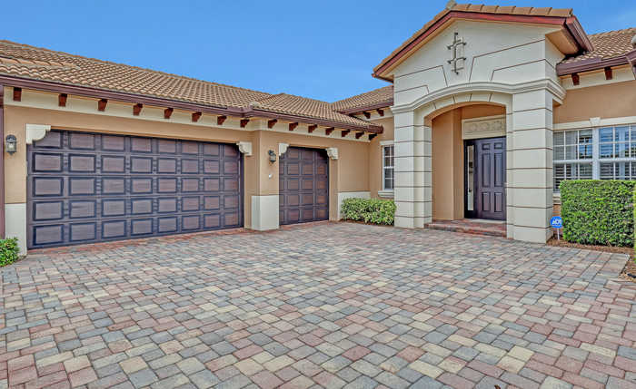 photo 2: 104 Manor Circle, Jupiter FL 33458