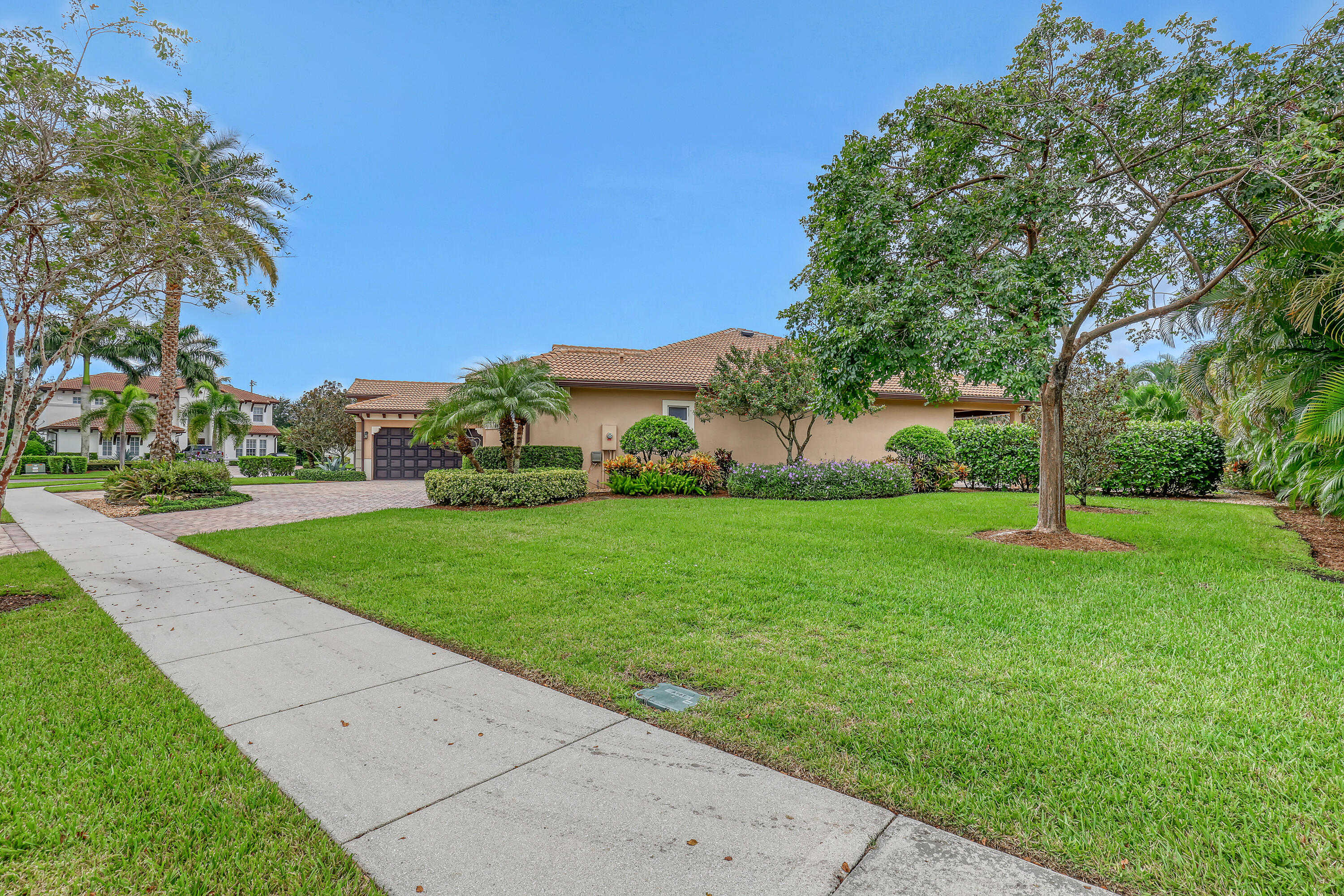 photo 3: 104 Manor Circle, Jupiter FL 33458