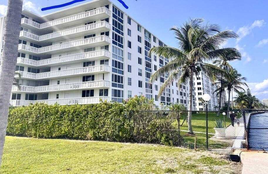 photo 3: 301 Lake Shore Drive Unit 807, Lake Park FL 33403