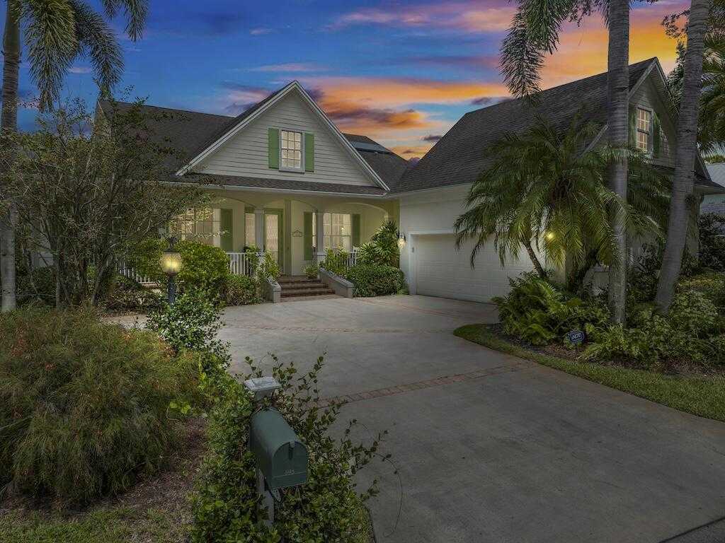 photo 2: 898 Carolina Circle, Vero Beach FL 32962