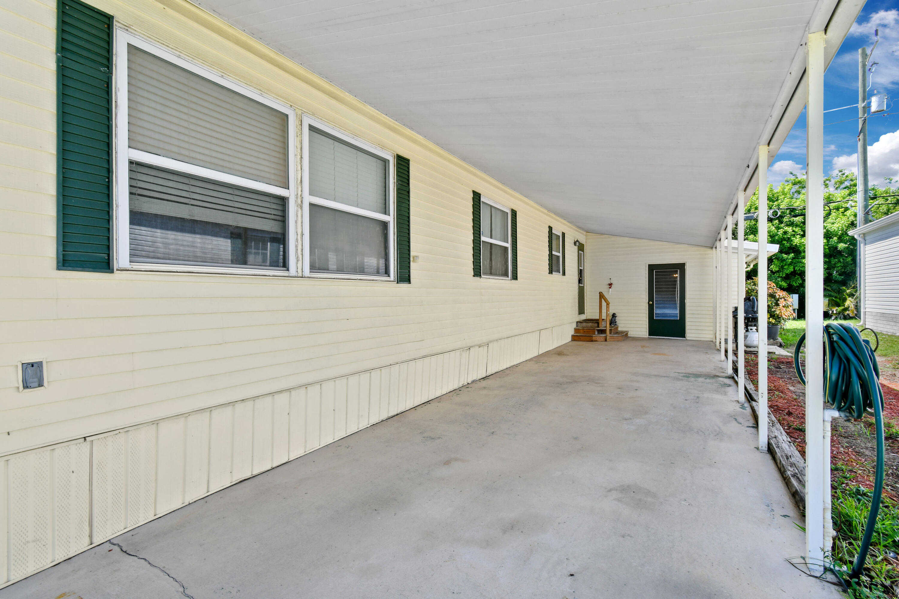 photo 3: 8188 Swan Avenue, Hobe Sound FL 33455