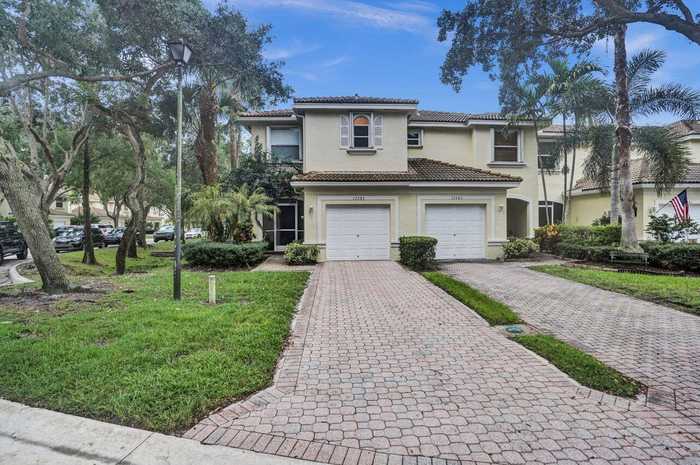 photo 1: 13385 Georgian Court, Wellington FL 33414