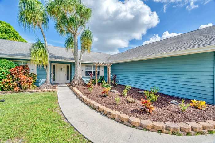 photo 2: 1504 Pine Hollow Drive, Fort Pierce FL 34982