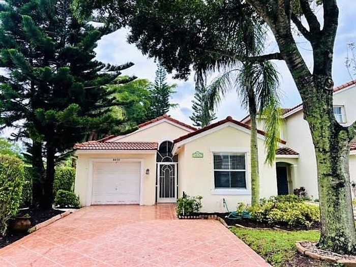 photo 1: 6650 Green Island Circle, Lake Worth FL 33463