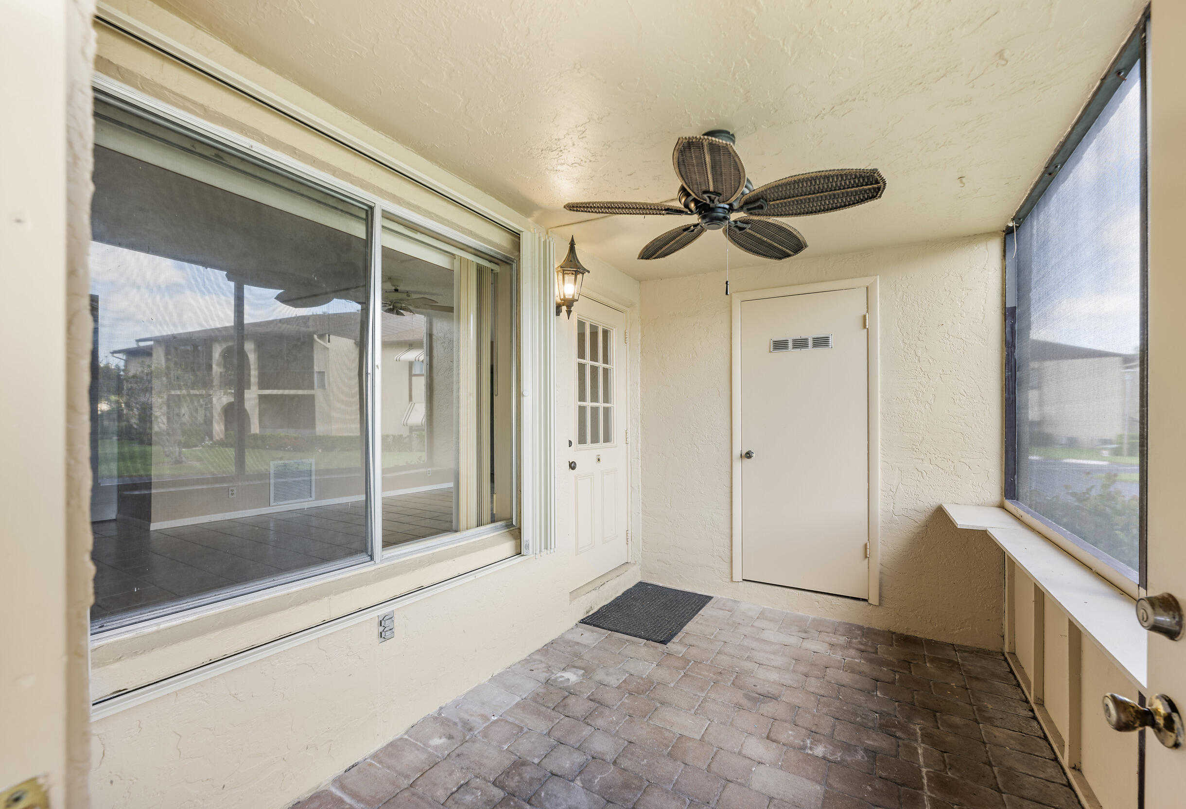 photo 3: 241 Pine Hov Circle Unit D-1, Greenacres FL 33463