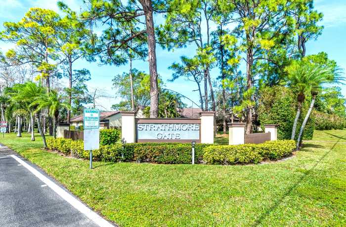 photo 2: 86 Wood Rose Court, Royal Palm Beach FL 33411