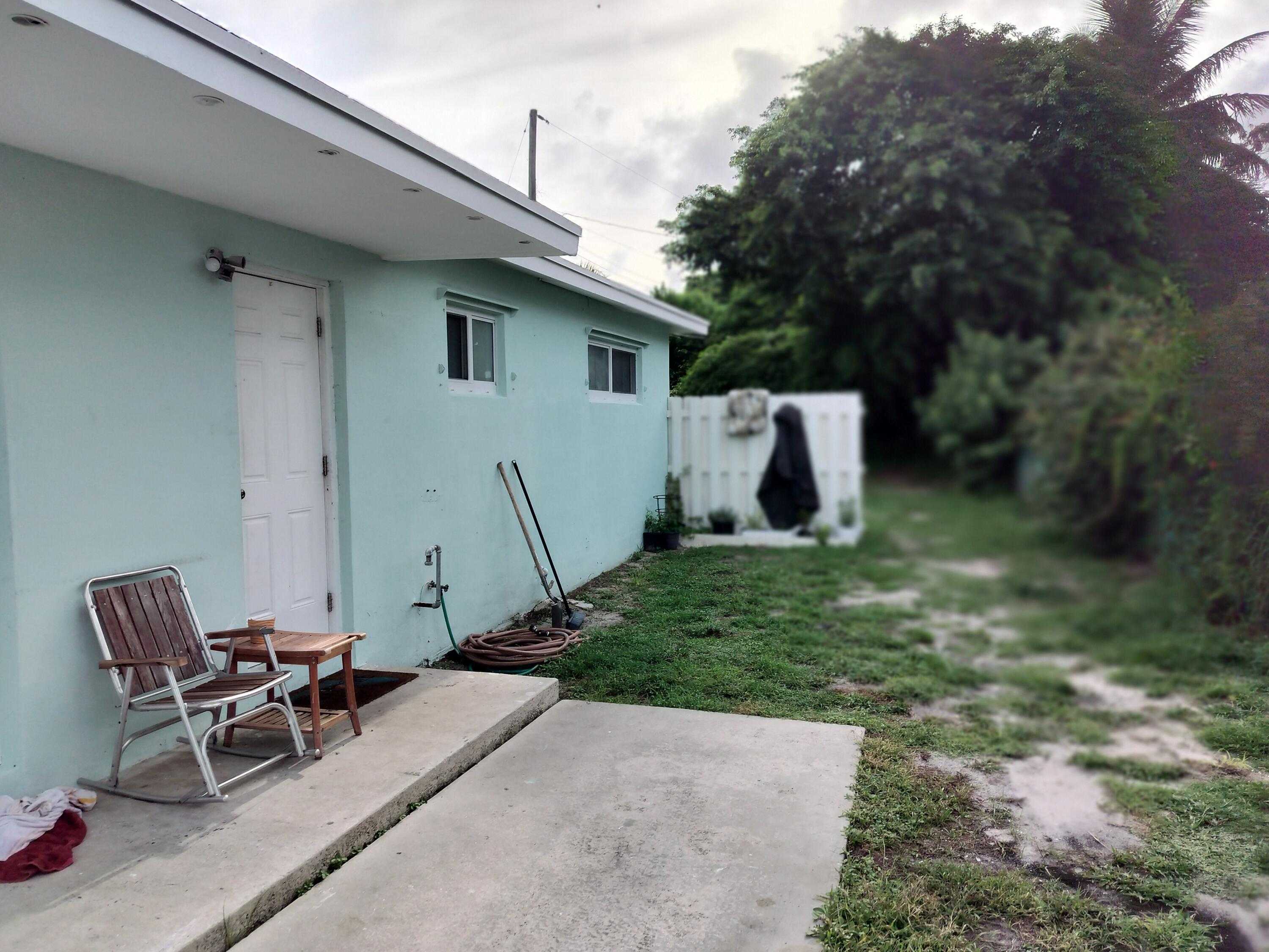 photo 3: 807 Handy Ave Avenue, West Palm Beach FL 33401