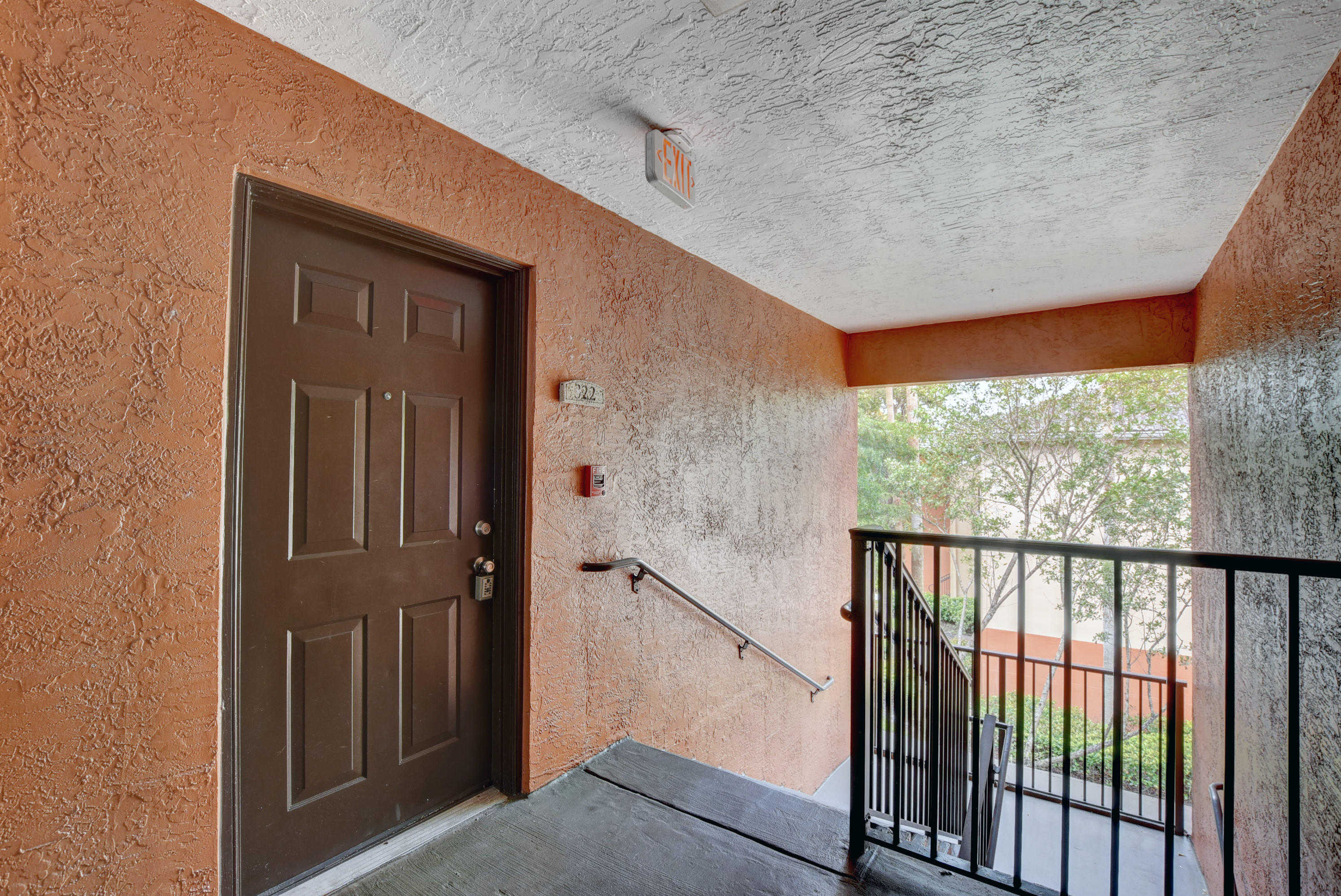 photo 3: 4195 Haverhill Road Unit 322, West Palm Beach FL 33417