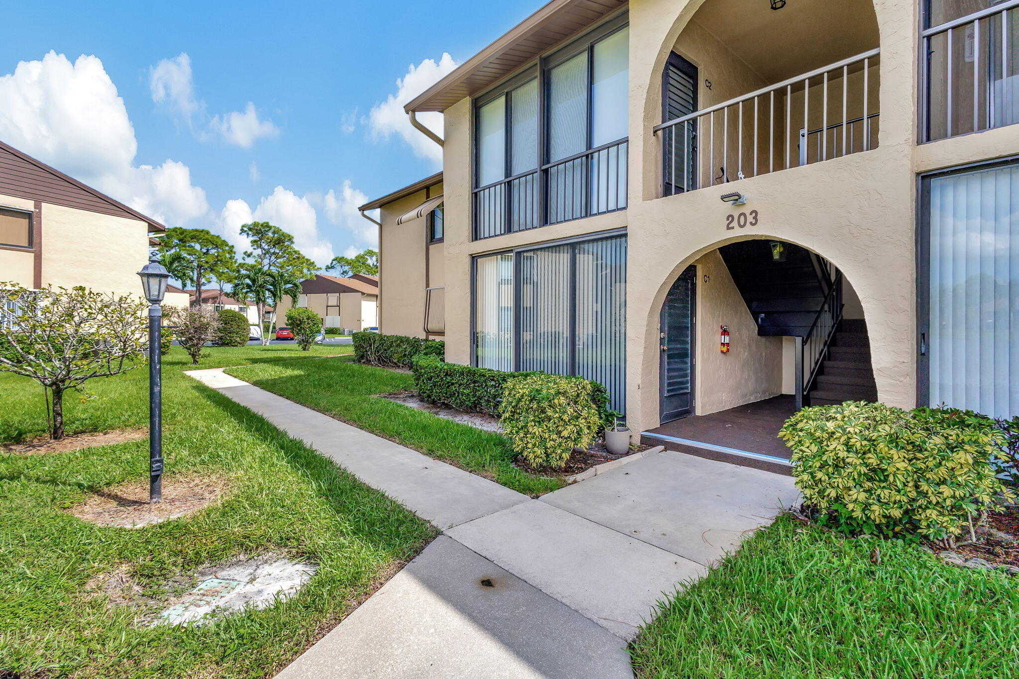 photo 3: 203 Pine Hov Circle Unit B-2, Greenacres FL 33463