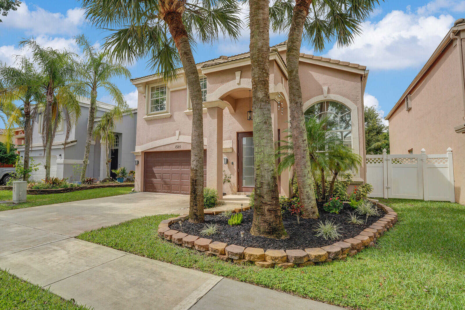 photo 1: 1325 Isleworth Court, Royal Palm Beach FL 33411