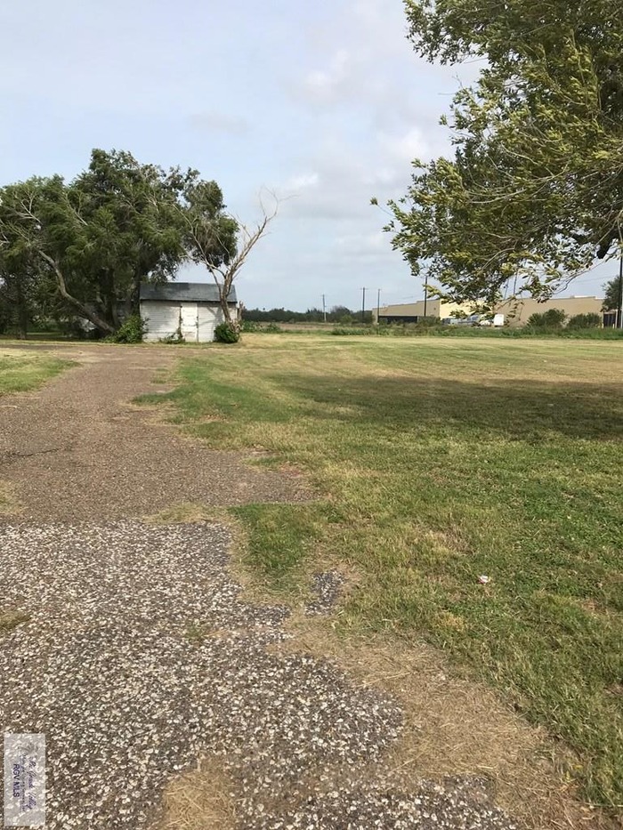 photo 2: 32959 Hwy 100, Los Fresnos TX 78566