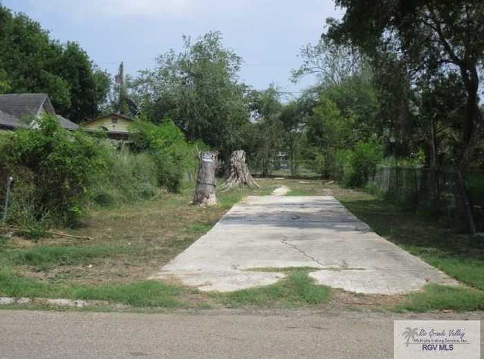 photo 2: 565 Corral St, San Benito TX 78586