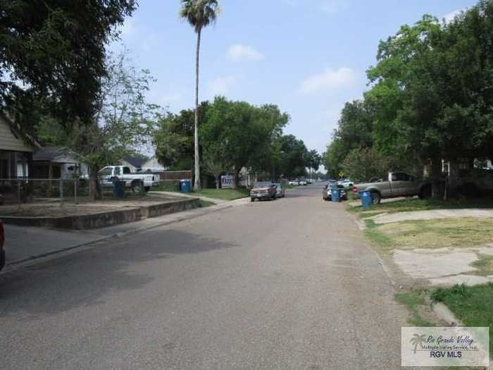 photo 8: 565 Corral St, San Benito TX 78586