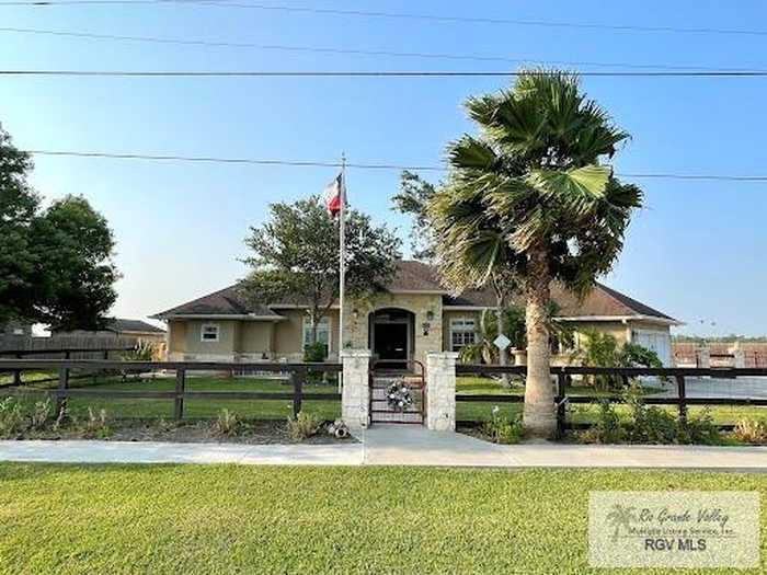 photo 1: 215 Henderson Rd., Los Fresnos TX 78566