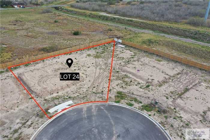 photo 2: 1702 Stirrup Cir, San Benito TX 78586