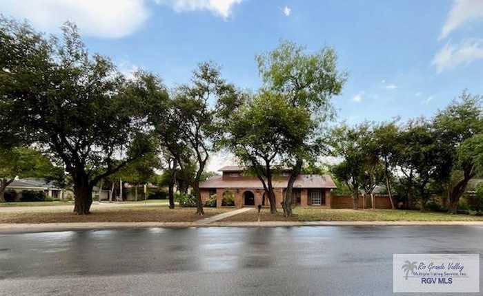 photo 1: 105 Fireside Dr., Brownsville TX 78526