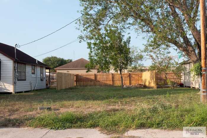 photo 2: 861 Rio Grande St., San Benito TX 78586