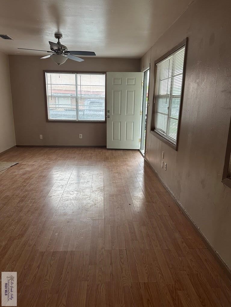 photo 3: 142 San Jacinto Dr, San Benito TX 78586