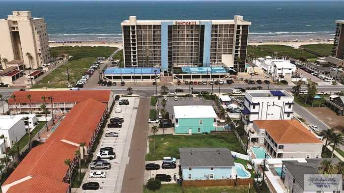 photo 6: 129 E Dolphin St., South Padre Island TX 78597