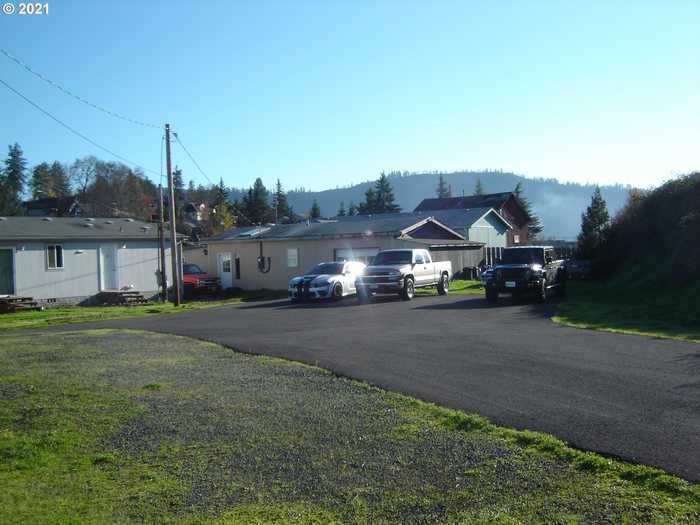 photo 4: 80 NW LOST LN, Winston OR 97496