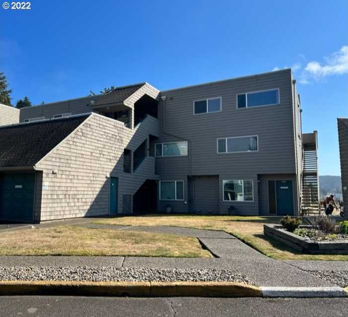 photo 2: 20 NW SUNSET ST Unit F4, Depoe Bay OR 97341