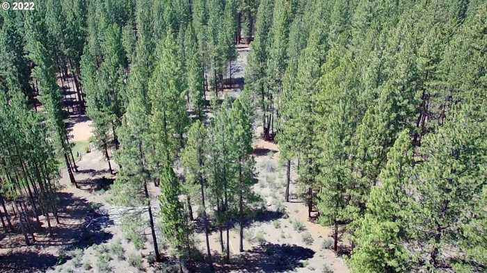 photo 1: Corbell DR Unit 400, Chiloquin OR 97624