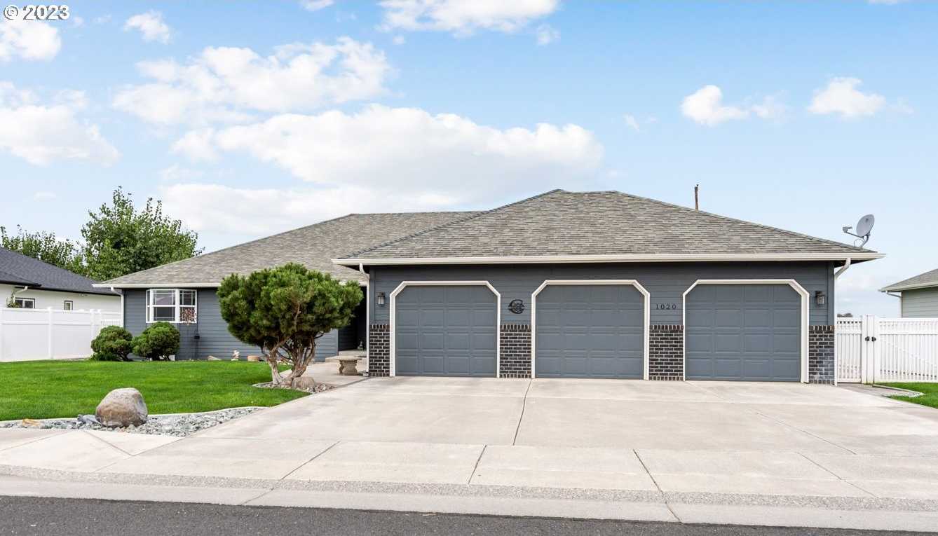 photo 2: 1020 SW 19TH CT, Hermiston OR 97838