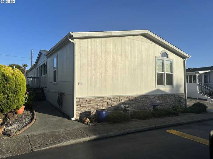 photo 2: 97940 W BENHAM LN Unit 4, Brookings OR 97415