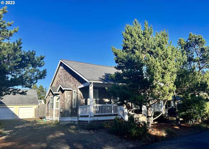 photo 1: 185 OCEANVIEW ST, Depoe Bay OR 97341