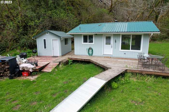 photo 2: 1298 N TENMILE, Lakeside OR 97449