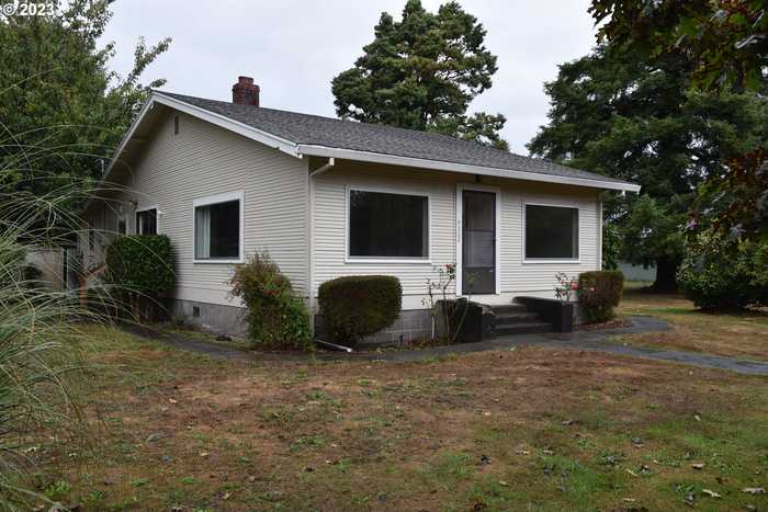 photo 1: 4302 3RD ST, Tillamook OR 97141